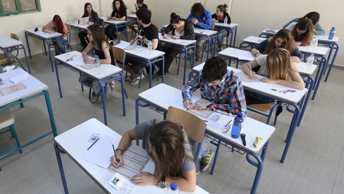 Α. Τσολομύτης: «καταργήστε τις Πανελλαδικές - η γνώση δεν είναι εξεταστικό κέντρο»