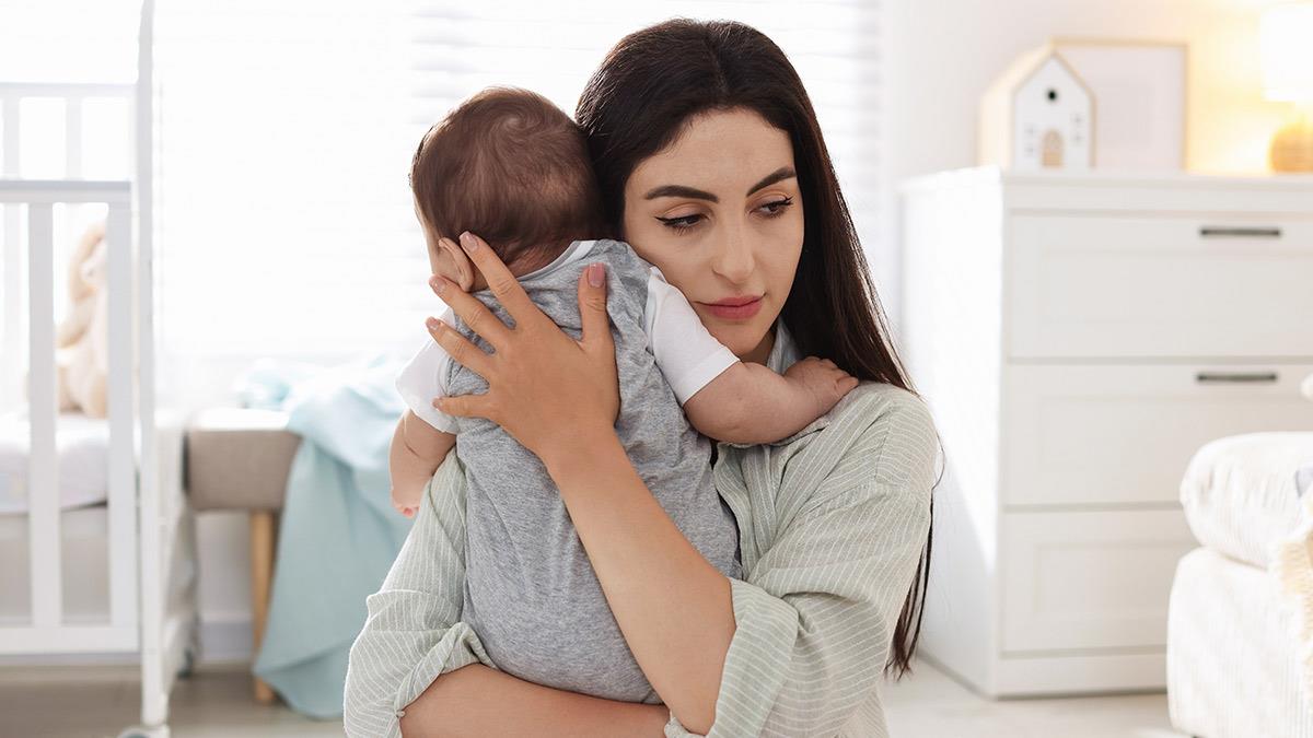 «Τι θα ήθελα να μου είχε πει κάποιος όταν πάλευα με την επιλόχειο κατάθλιψη»