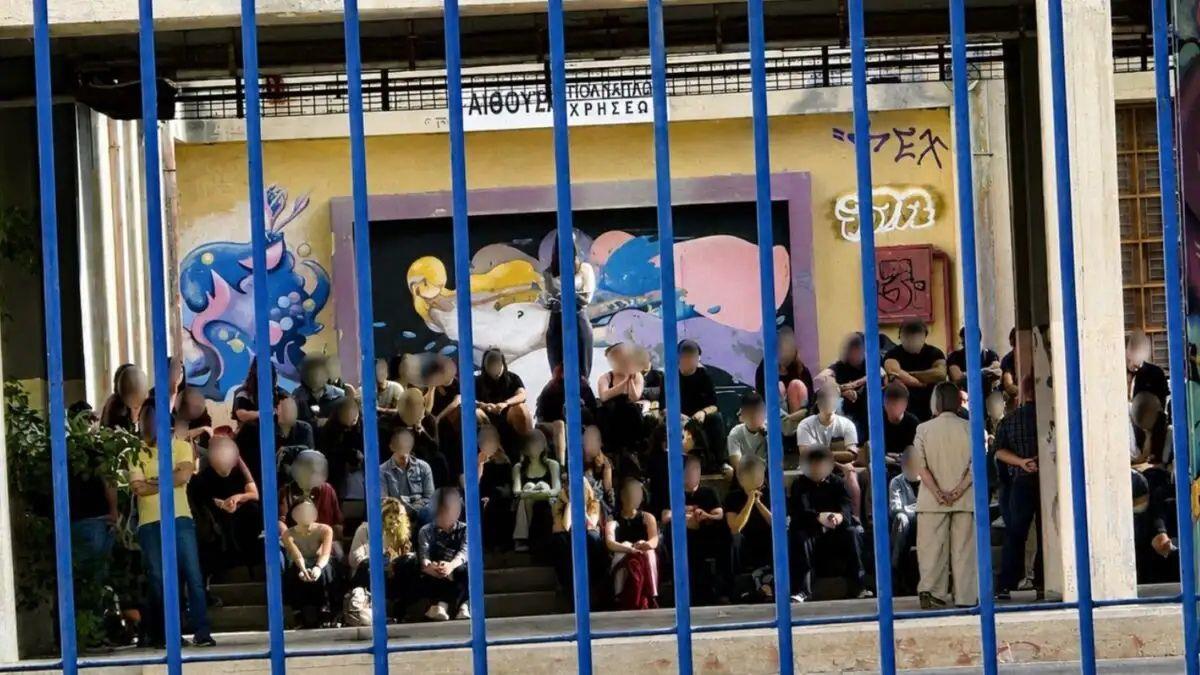 Ηλιούπολη: γονείς ζητούν μοριοδότηση των παιδιών τους στις Πανελλήνιες, μετά την τραγωδία