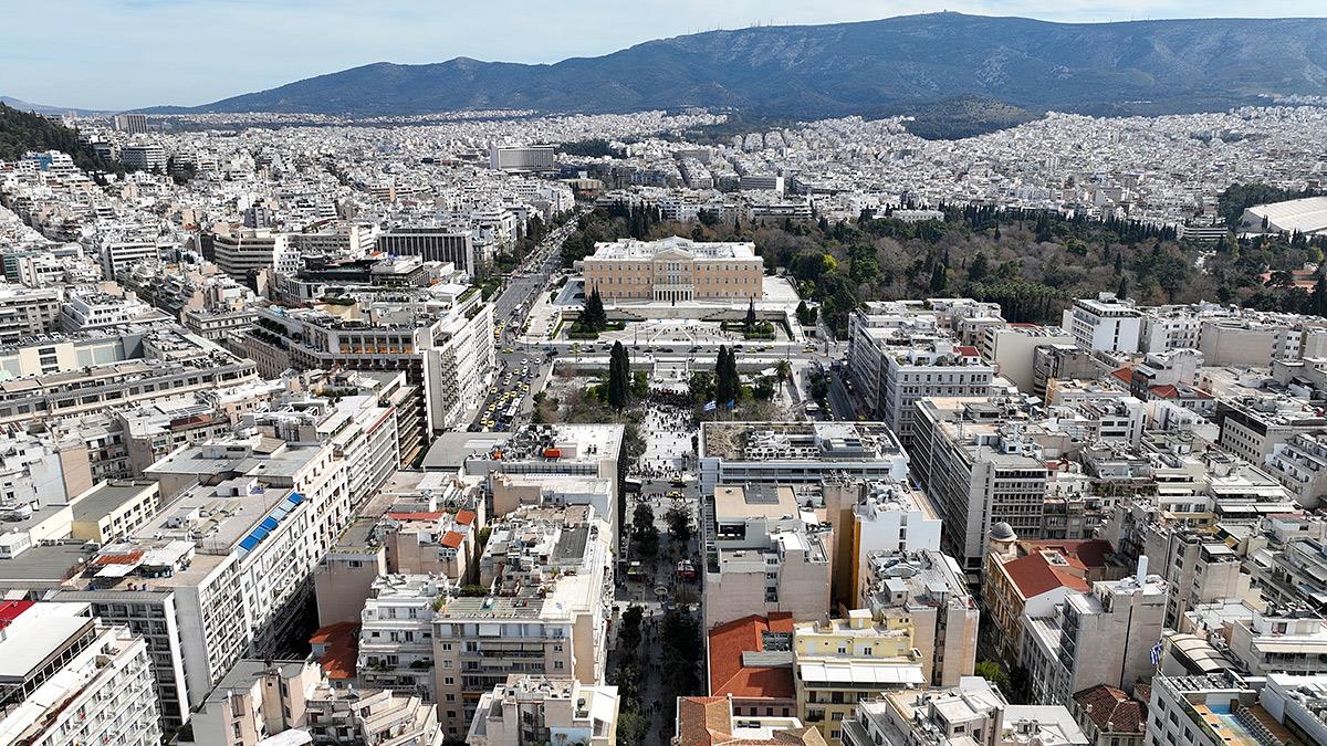 350 κλήσεις στην Πυροσβεστική για την οσμή αερίου: «όλα τα ενδεχόμενα είναι ανοιχτά»