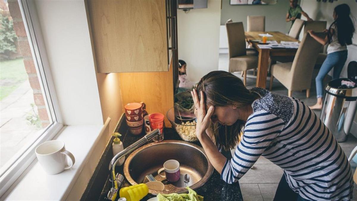 Κουράστηκα να κάνω τα πάντα και να μην δέχομαι καμία βοήθεια. Τι να κάνω;