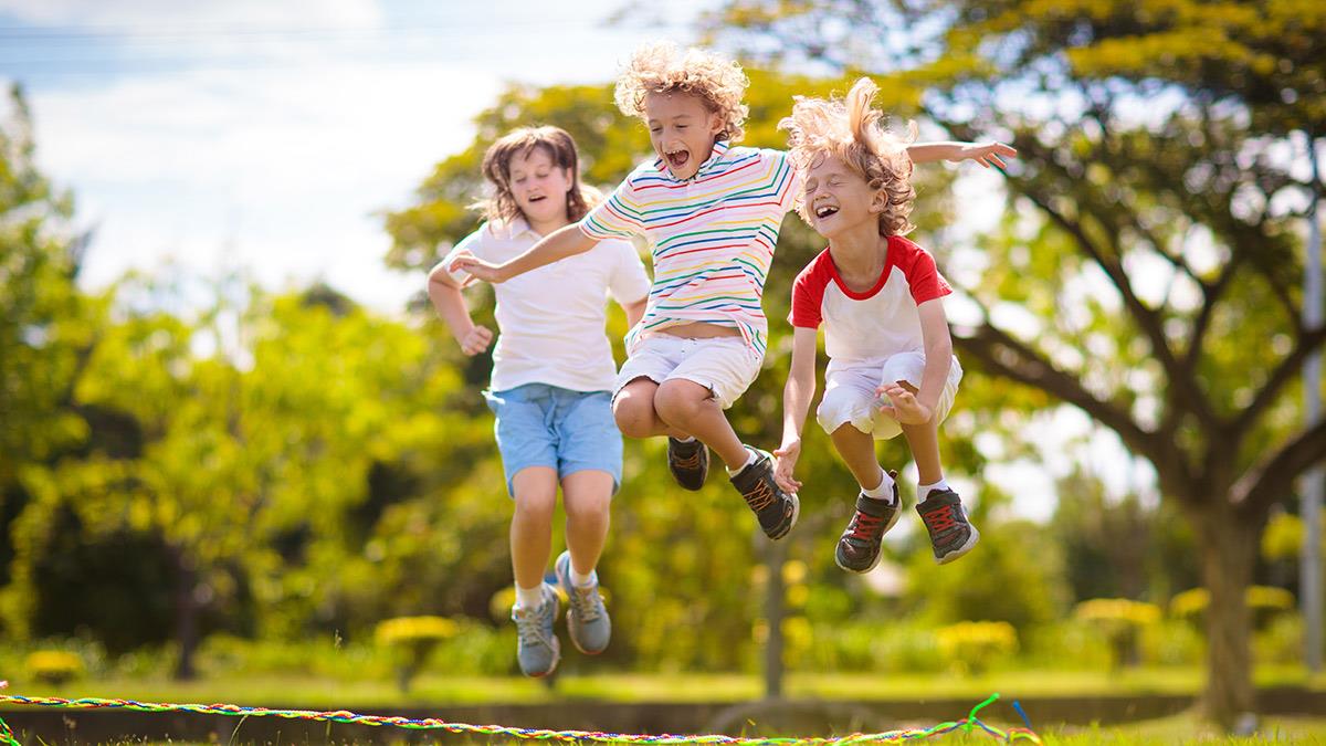 Ποιος θα προσέχει το παιδί το καλοκαίρι; 10 Summer Camps για το 2026 