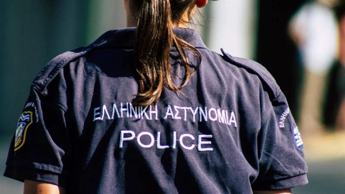 48χρονος επιτέθηκε σε γυναίκες αστυνομικούς όταν πήγαν να του κόψουν κλήση
