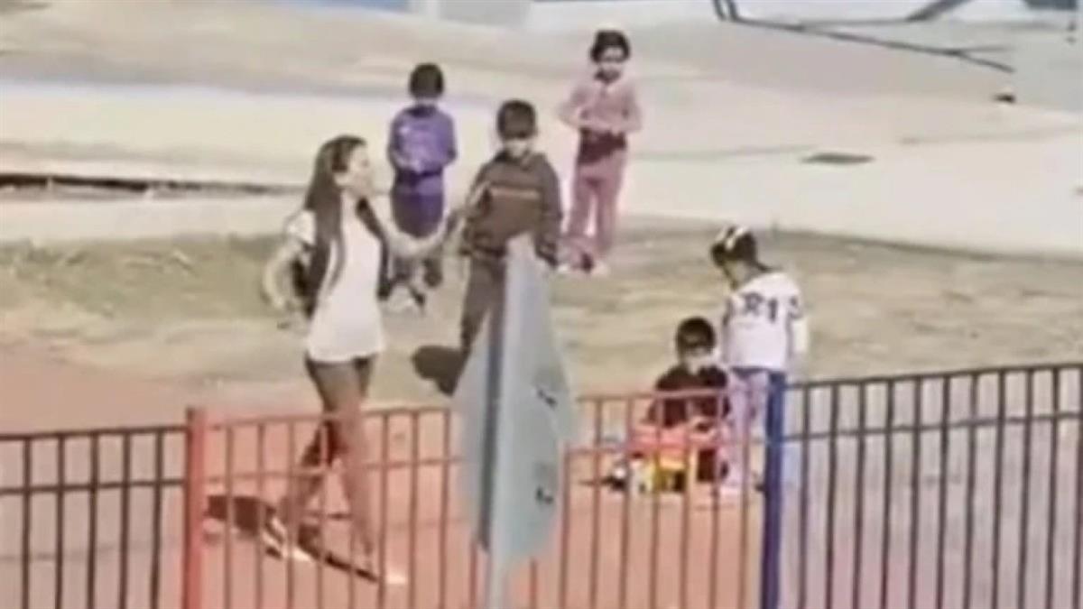 Άνω Λιόσια: εσύ «θόλωσες» και έδειρες τη δασκάλα. Το παιδί σου τι κατάλαβε;