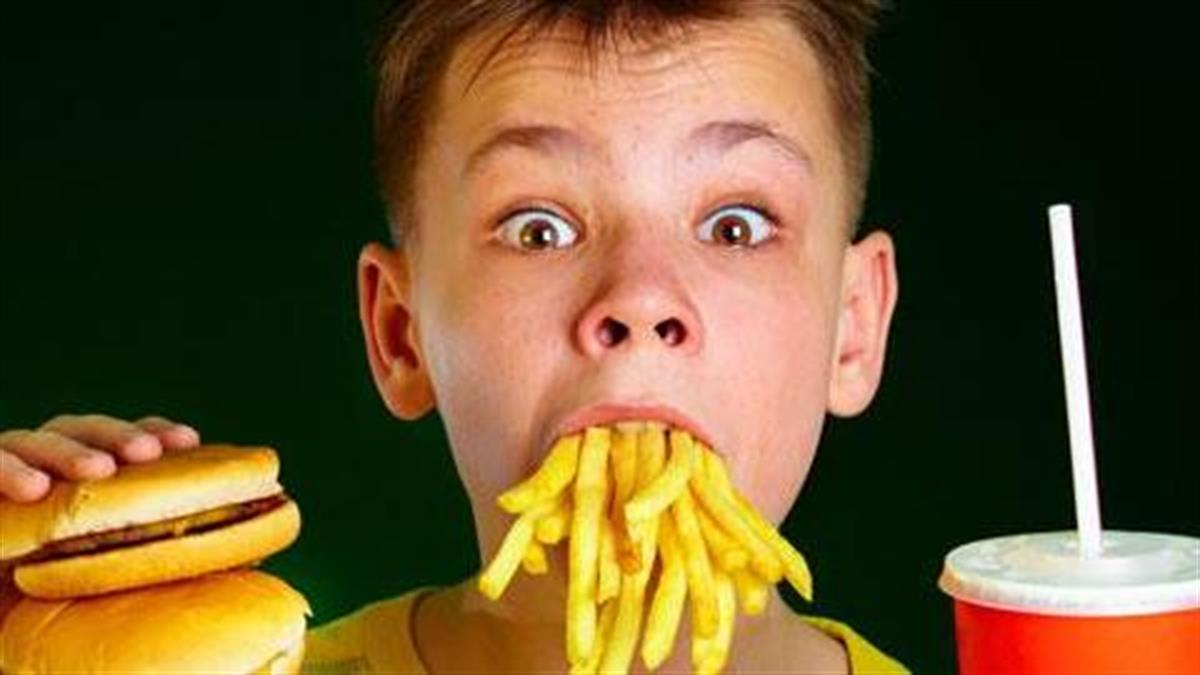 Τα fast food συνδέονται με άσθμα και αλλεργίες στα παιδιά