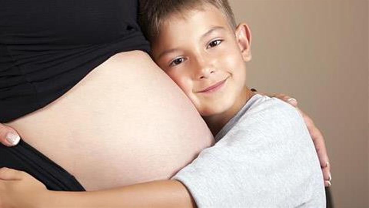 Έγκυος ξανά: Πώς να τα βγάλετε πέρα με το νήπιο