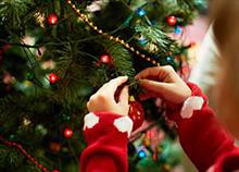 Οι ψυχαναλυτές έχουν κάτι να πουν σε όσους στολίζουν από νωρίς για τα Χριστούγεννα...