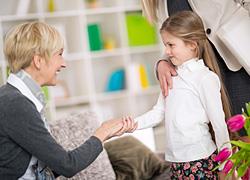 Πώς να μάθετε στο παιδί να έχει καλούς τρόπους συμπεριφοράς 