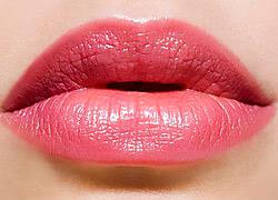 Πώς θα κάνετε τα χείλη σας να φαίνονται πιο μεγάλα