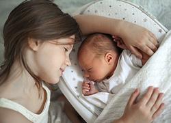 Οι τρυφερές αναμνήσεις που σου χάρισε η μεγάλη σου αδερφή