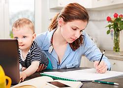 Η καριέρα μιας γυναίκας δεν καταστρέφεται από τα παιδιά αλλά από τα κοινωνικά στερεότυπα 