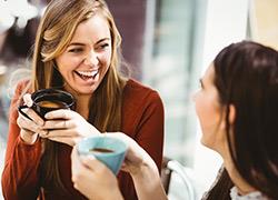 Ο λόγος που πρέπει να βλέπεις τις φίλες σου τουλάχιστον 2 φορές την εβδομάδα, ακόμα κι αν είσαι μαμά