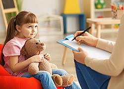 Τα παιδιά δεν χρειάζονται ψυχολόγο, μόνο αγάπη και κατανόηση