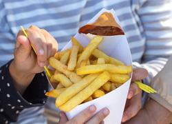 Πώς να τρώει το παιδί λιγότερο αλάτι: Συμβουλές από μια διατροφολόγο