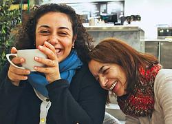 «Δεν χρειάζεται να μεγαλώνουμε με τον ίδιο τρόπο τα παιδιά μας για να μην χαλάσουμε τη φιλία μας»