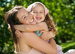 Τα σημάδια που δείχνουν ότι υπάρχει ασφαλής δεσμός ανάμεσα σε εσάς και τα παιδιά 