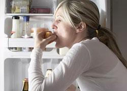 Oι λόγοι που τρώμε ενώ στην πραγματικότητα δεν πεινάμε 