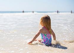 «Πώς να απασχολήσετε τους μικρούς μας φίλους στην παραλία!»