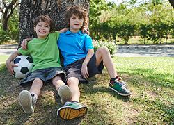 5 σημάδια που δείχνουν από την πρώτη γνωριμία πως ο νέος φίλος του παιδιού είναι «καλό παιδί» 