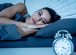 Οι 5 λόγοι που δεν κοιμάστε καλά στο πρώτο τρίμηνο της εγκυμοσύνης και τι μπορείτε να κάνετε γι’ αυτό