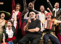 Η θεατρική παράσταση «Ως την άκρη του κόσμου» από τις 29/9 στο Θέατρο Τζένη Καρέζη