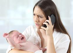 Μια παιδίατρος εξηγεί πότε και γιατί μια νέα μαμά δεν πρέπει να πανικοβάλλεται 