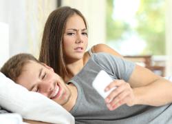 4 σημάδια ότι έχετε πέσει θύμα συναισθηματικής απιστίας