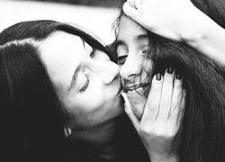 «Δεν θα ήμουν η μητέρα που είμαι σήμερα εάν είχα άλλη μαμά…»