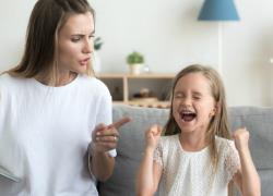 Όταν ένα παιδί γίνεται «κακό», ίσως ζητά την προσοχή και τη βοήθειά μας 