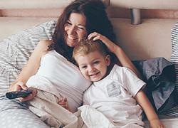 «Ο γιος μου δεν είναι μαμάκιας αλλά ένα τρυφερό παιδί που θα γίνει τρυφερός σύντροφος και πατέρας»