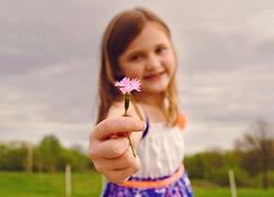 Τα παιδιά που λένε «ευχαριστώ» και «παρακαλώ» είναι πιο ευτυχισμένα!