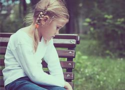 Οι «αθώες» φράσεις των γονιών που πληγώνουν για πάντα τα παιδιά 