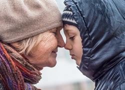 Να τους αγαπάτε τους ηλικιωμένους - κουβαλούν μια ολόκληρη ζωή