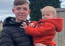 Γενναίος 15χρονος βουτάει στο νερό και σώζει νήπιο από βέβαιο πνιγμό