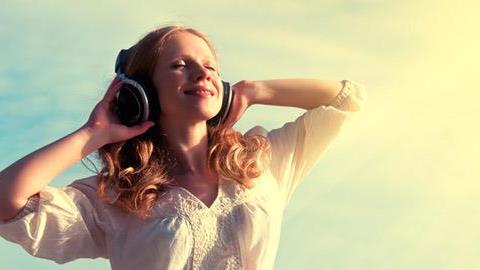 Καλοκαίρι 2013: Τα καλύτερα ξένα και ελληνικά τραγούδια