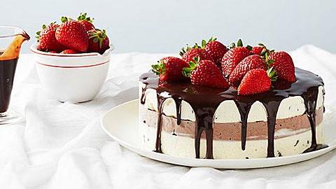 4 απίθανες συνταγές για τούρτα παγωτό