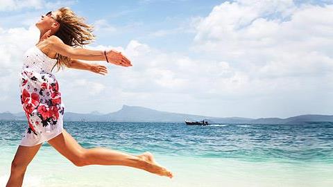 Ολόσωμες φόρμες και καθημερινά φορέματα για το καλοκαίρι