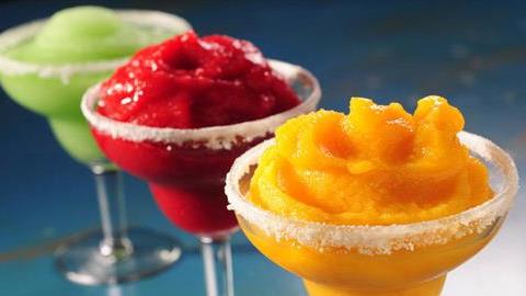 Συνταγές για απολαυστικές γρανίτες φρούτων