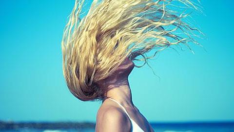 Τα πιο όμορφα χτενίσματα για την παραλία