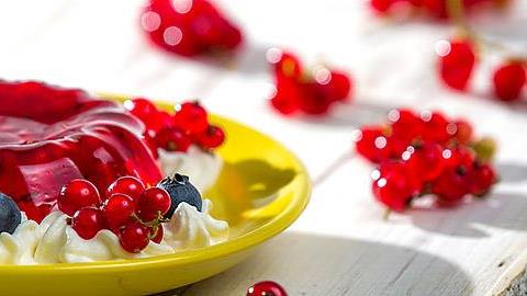 Συνταγές για καλοκαιρινά γλυκά με ζελέ