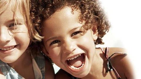 Προστατέψτε το παιδί από τον ήλιο με 20 αντηλιακά της Vichy!