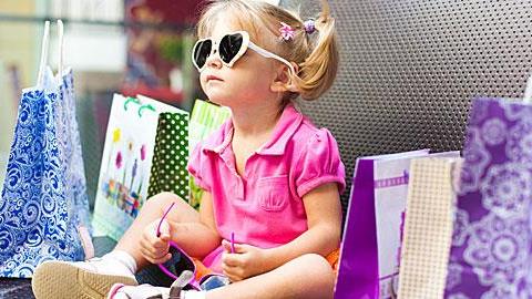 Εκπτώσεις 2013: Τι αξίζει να ψωνίσετε για το παιδί