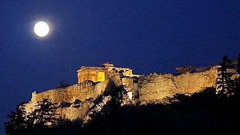 5 βόλτες κάτω από την Πανσέληνο