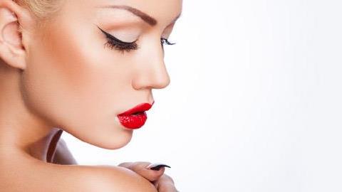 Πώς να κάνετε τα χείλη σας να φαίνονται μεγαλύτερα