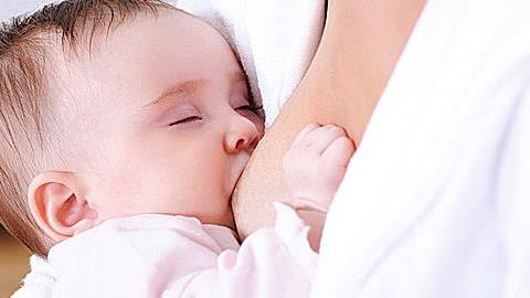 Το τάισμα χωρίς πρόγραμμα μεγαλώνει (πιο) έξυπνα παιδιά