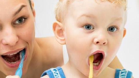 Πώς θα μάθετε στα παιδιά να φροντίζουν τον εαυτό τους