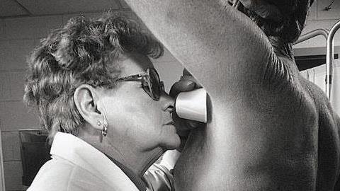 Τα πιο παράξενα (και αστεία!) επαγγέλματα σε 12 φωτογραφίες