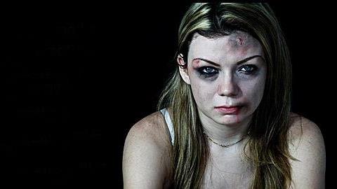 Παγκόσμια Ημέρα κατά της Κακοποίησης των Γυναικών: Στοιχεία και δράσεις σε Ελλάδα και εξωτερικό