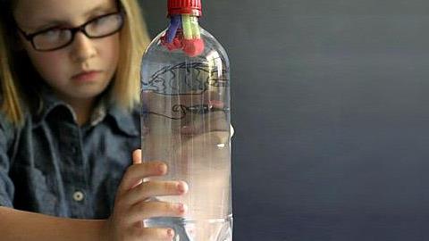 5 εύκολα πειράματα Φυσικής που θα μαγέψουν τα παιδιά!