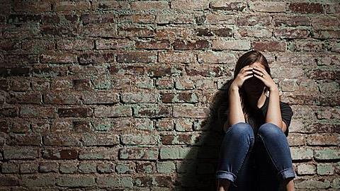 Σοκ! 12χρονος βίαζε την 10χρονη αδερφή του επηρεασμένος από βίντεο-πορνό!